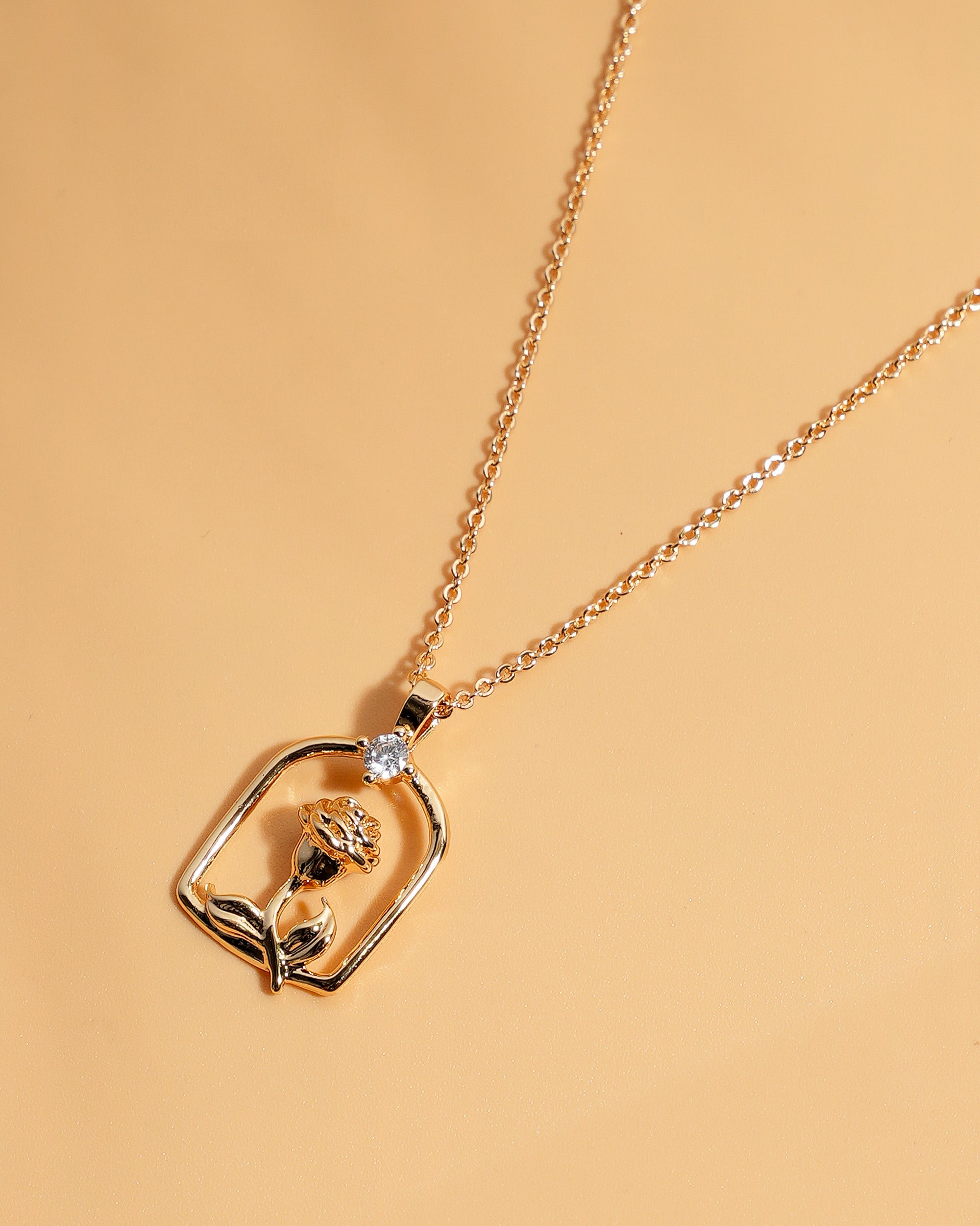 Eminent Women's Locket Set