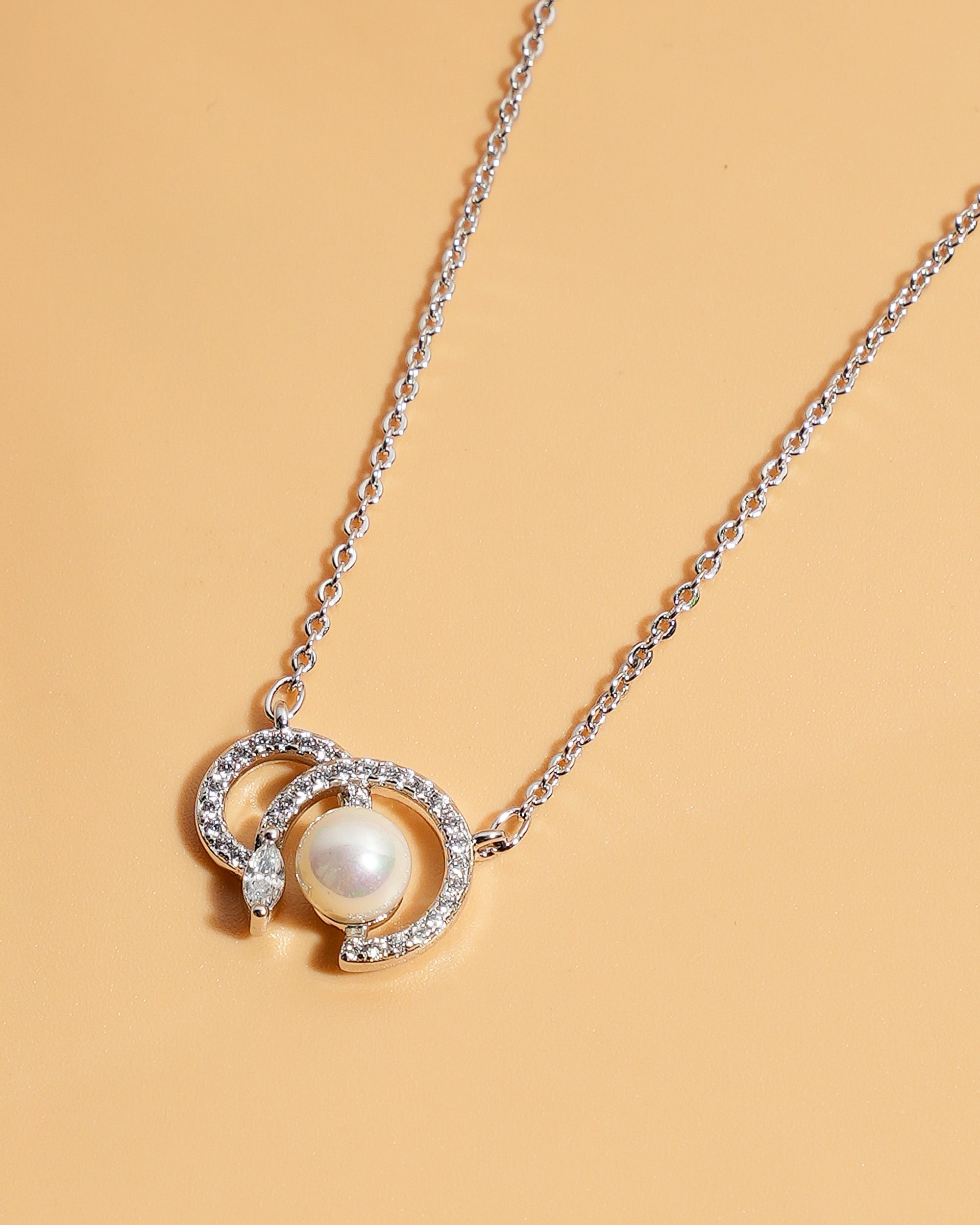 Eminent Women's Locket Set