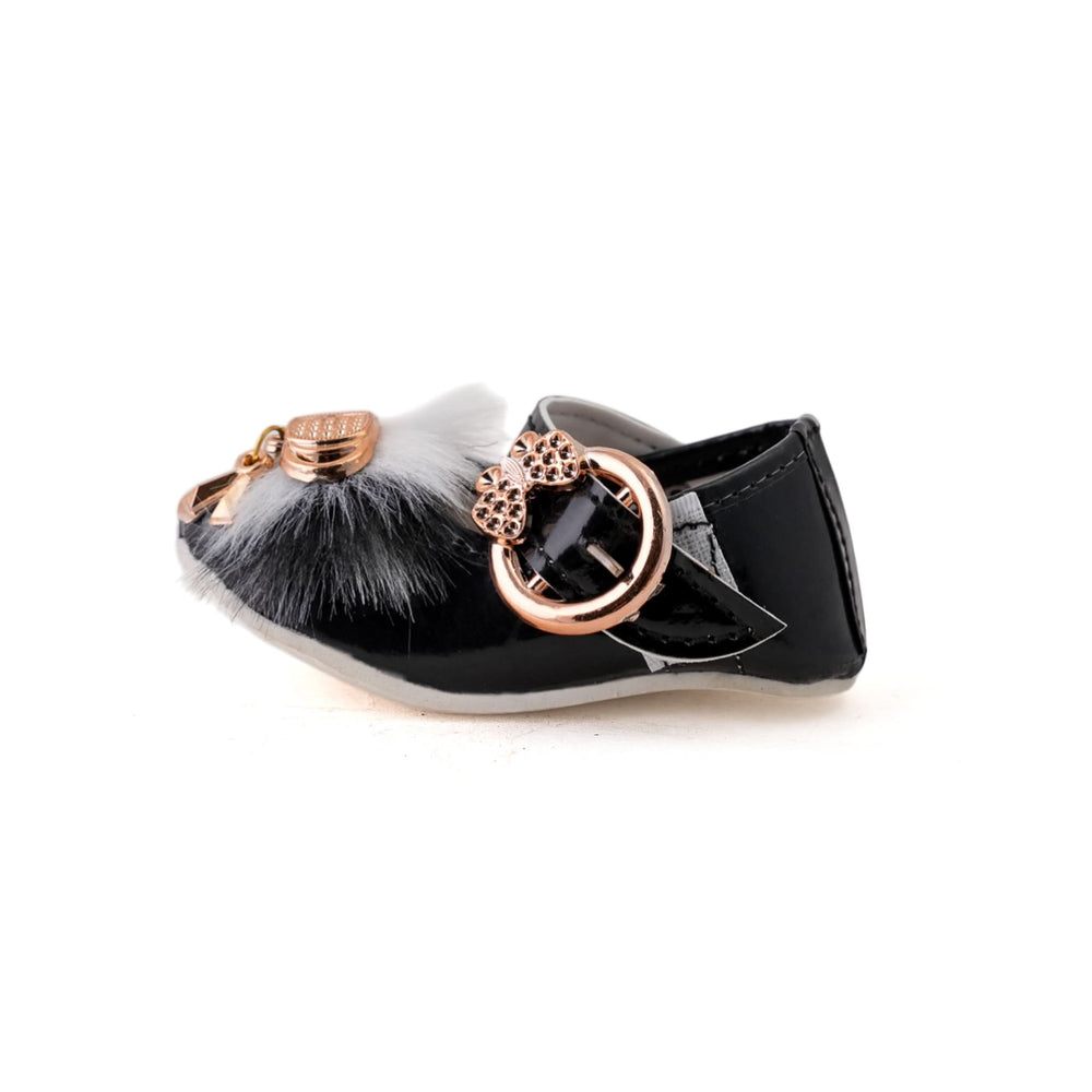 Newborn  Girls Pumpy (Fur) – Cozy Baby Shoes for Winter Wear, Newborn Caps, Shoes & Socks, Chase Value, Chase Value