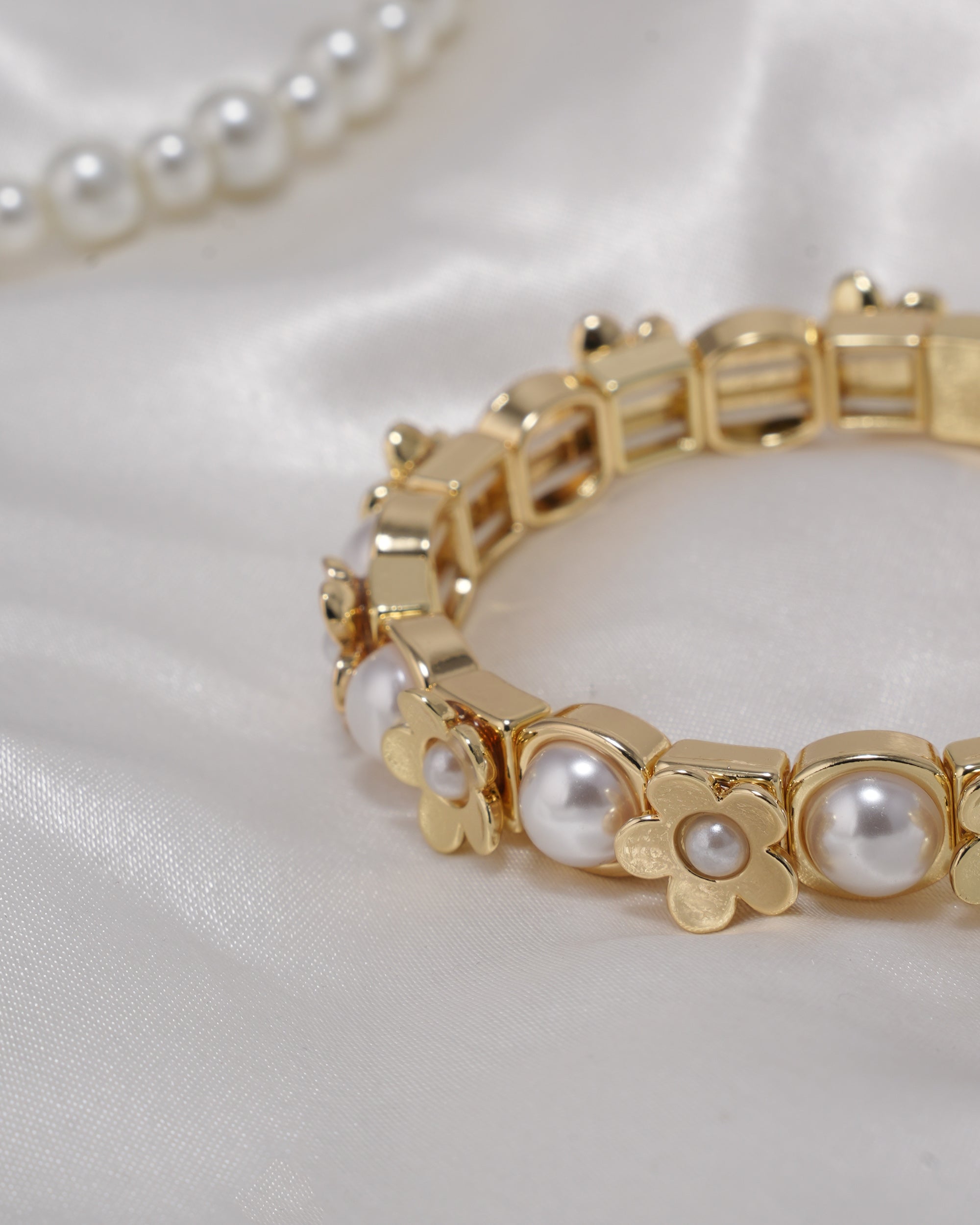 Eminent Women's Bracelet, Women Bangles & Bracelets, Eminent, Chase Value