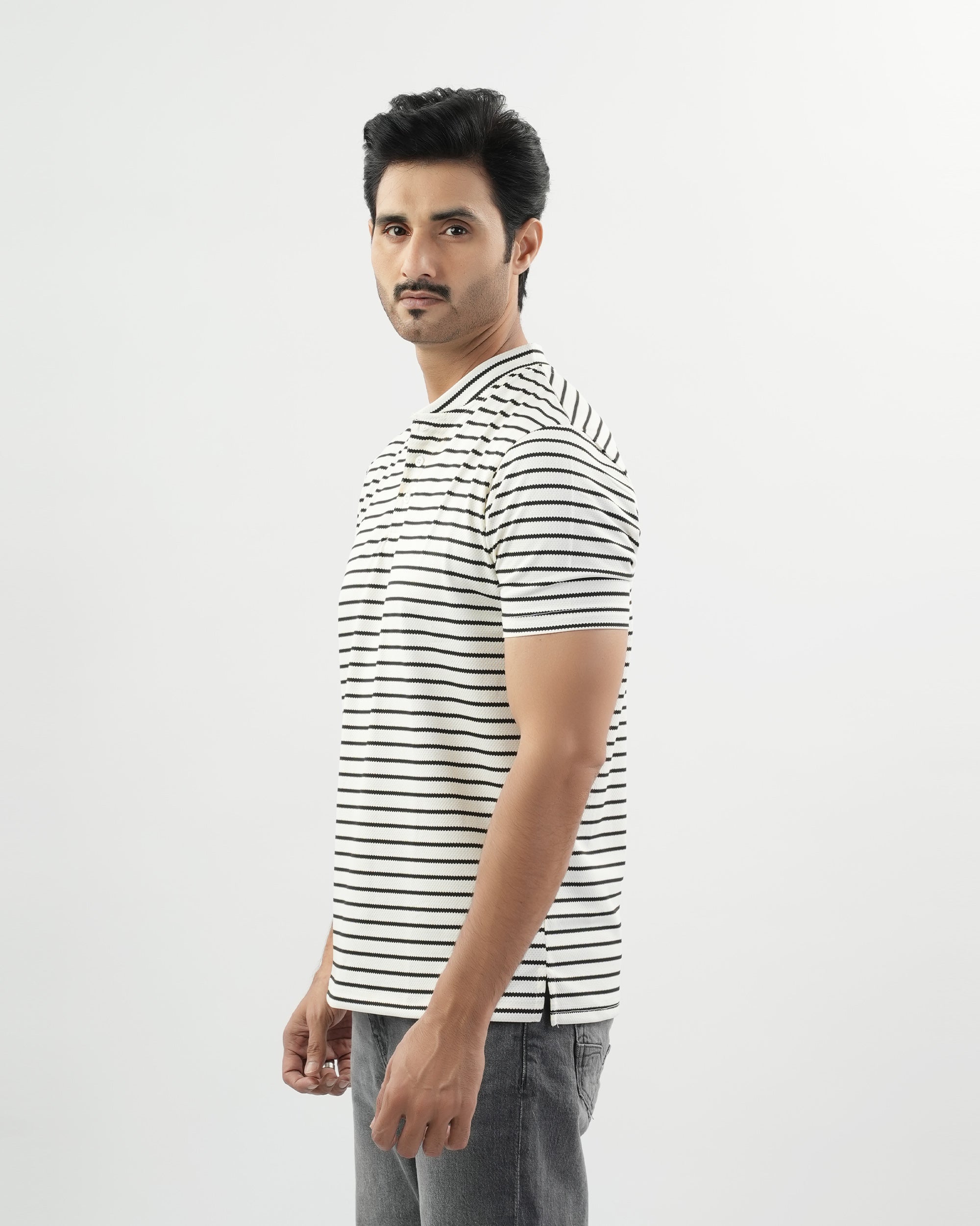 Valuables Men's Henley Half Sleeve T-Shirt