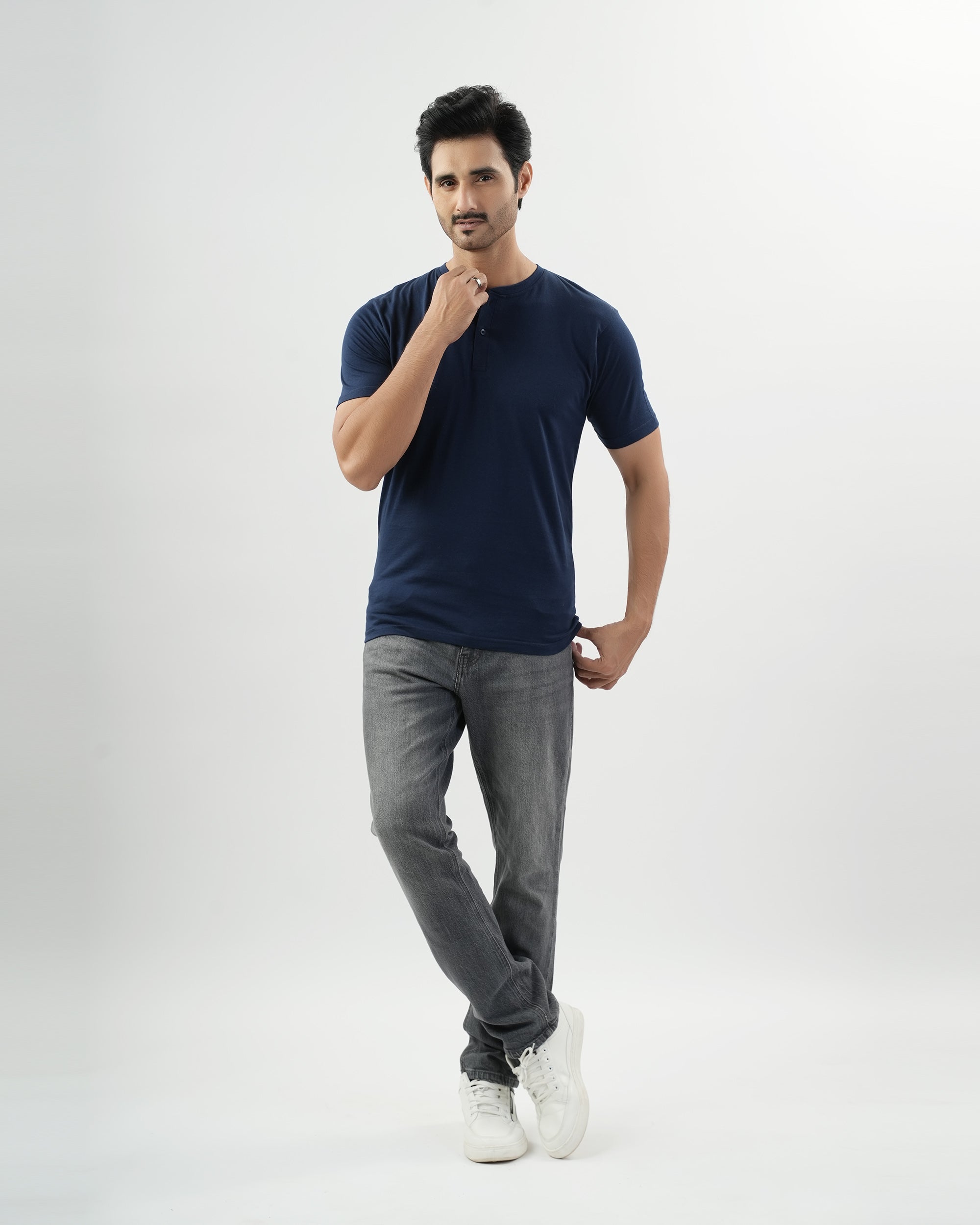 Valuables Men's Plain Half Sleeves T-Shirt