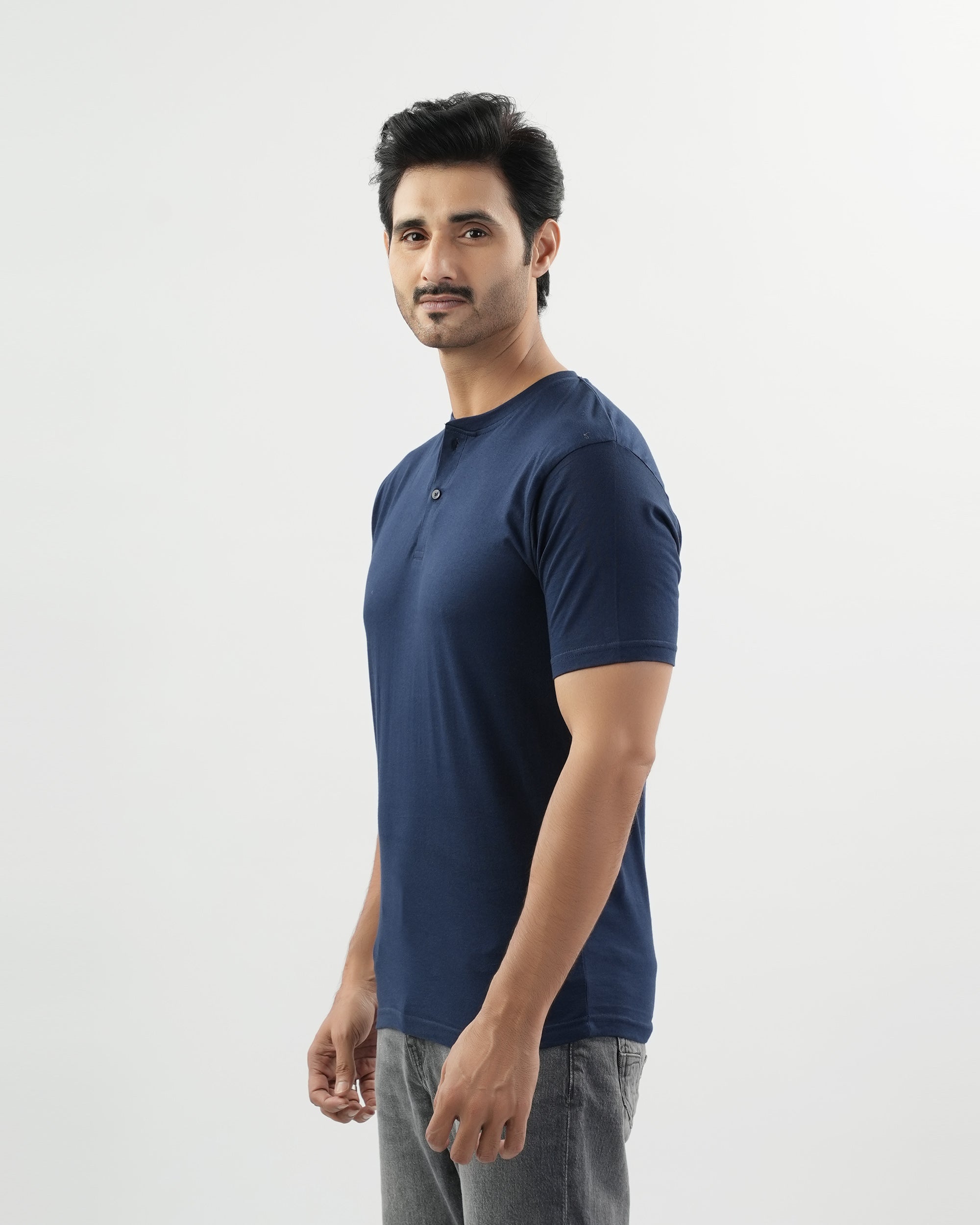 Valuables Men's Plain Half Sleeves T-Shirt