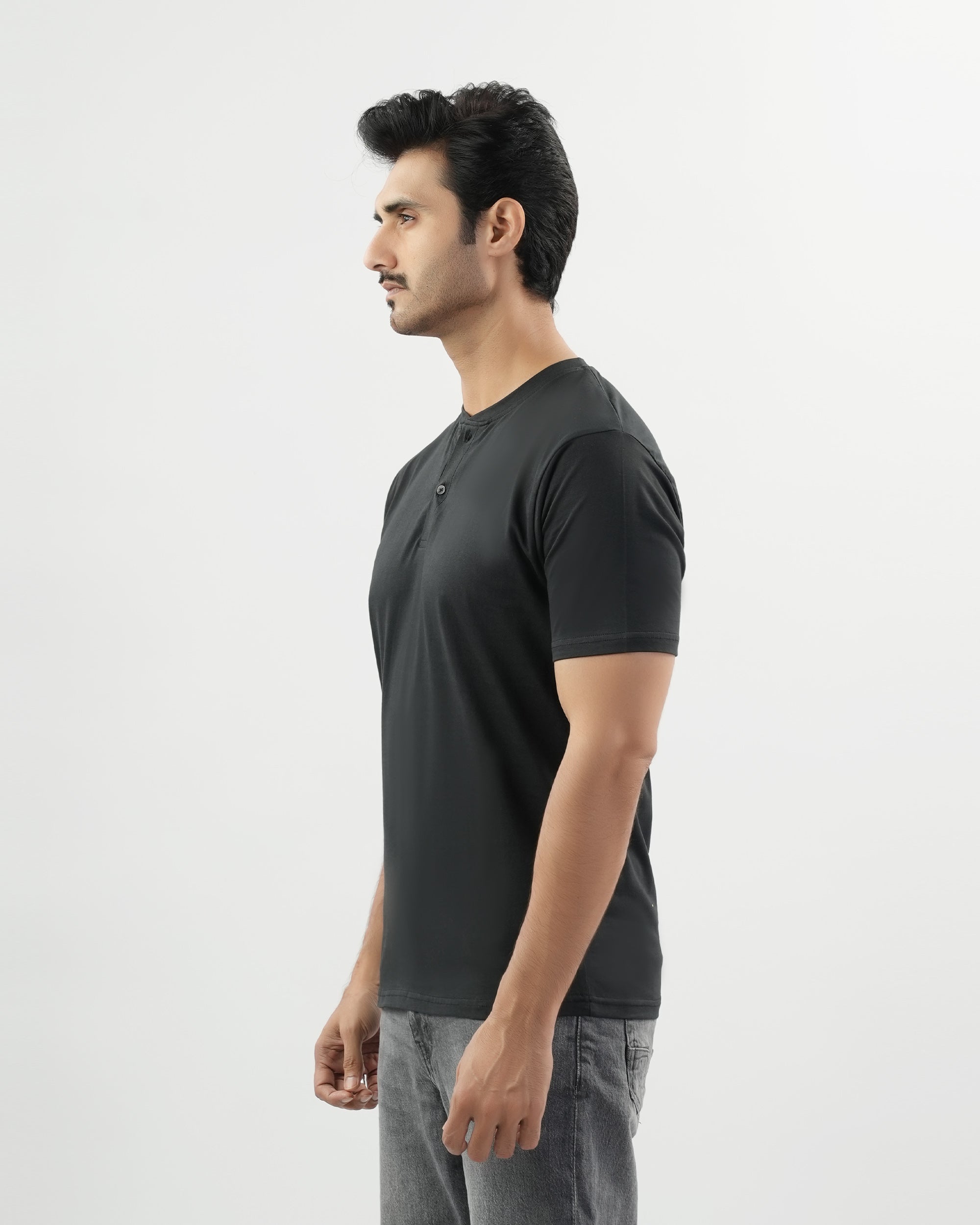 Valuables Men's Plain Half Sleeves T-Shirt