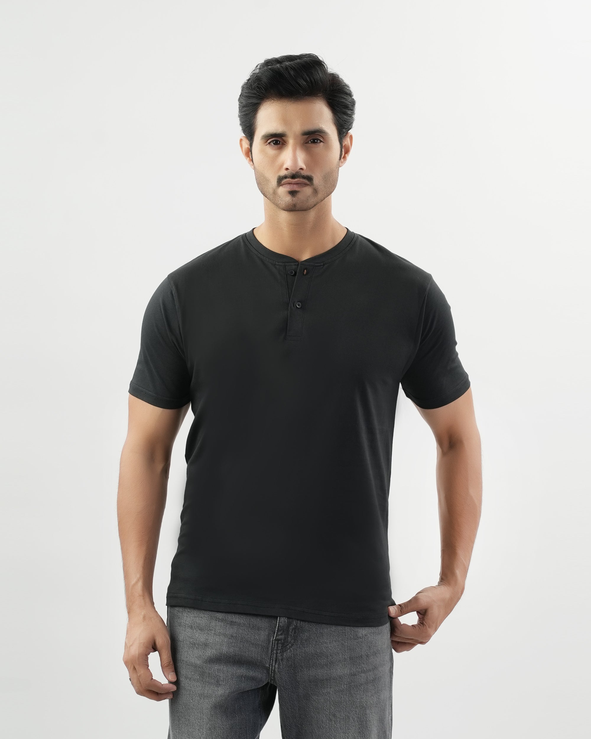 Valuables Men's Plain Half Sleeves T-Shirt