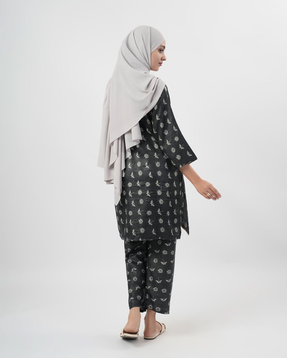 Women's 2Pc Printed Suit, Women Shalwar Suits, Chase Value, Chase Value