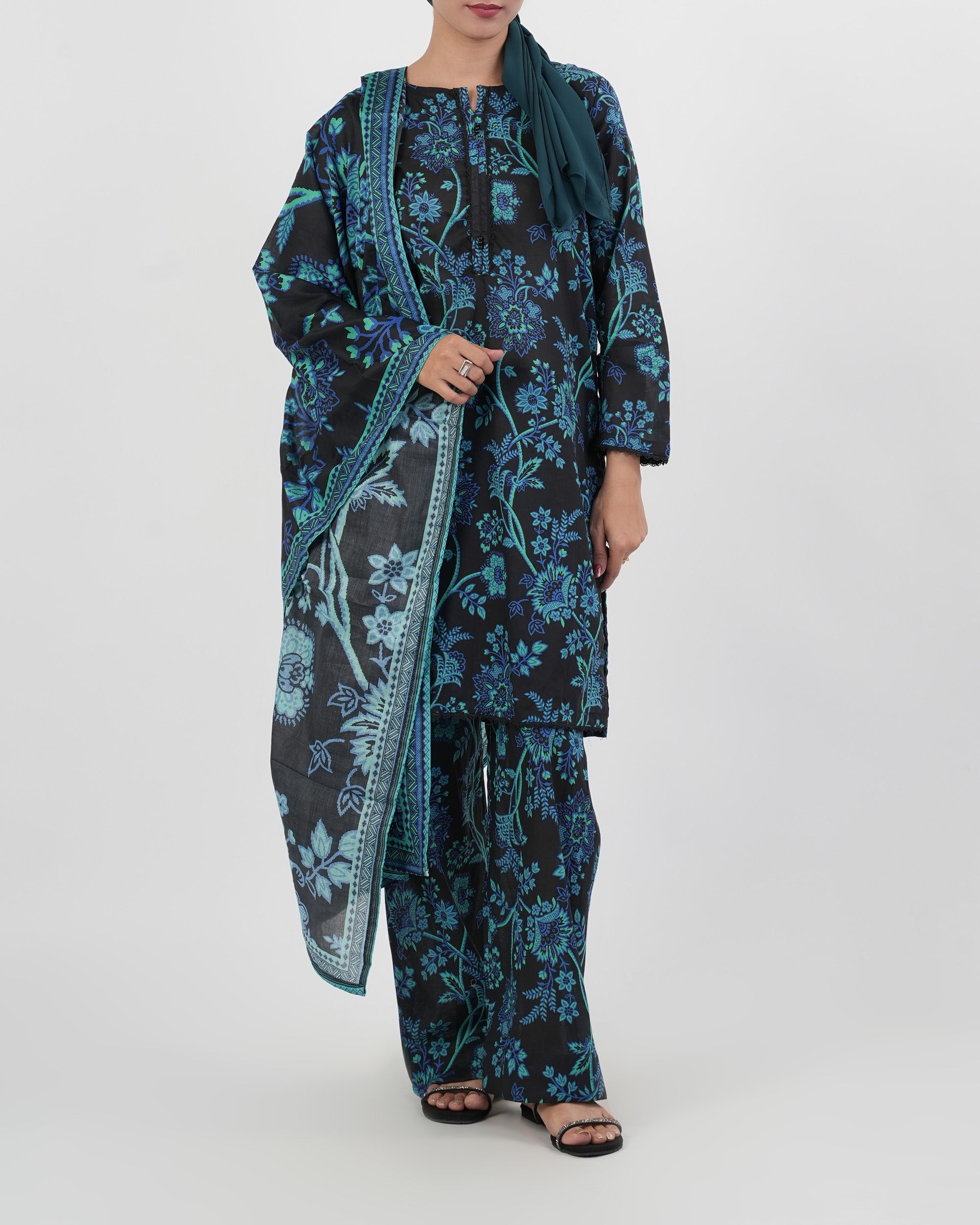 Valuables Women’s Printed Lawn 3Pcs Suit