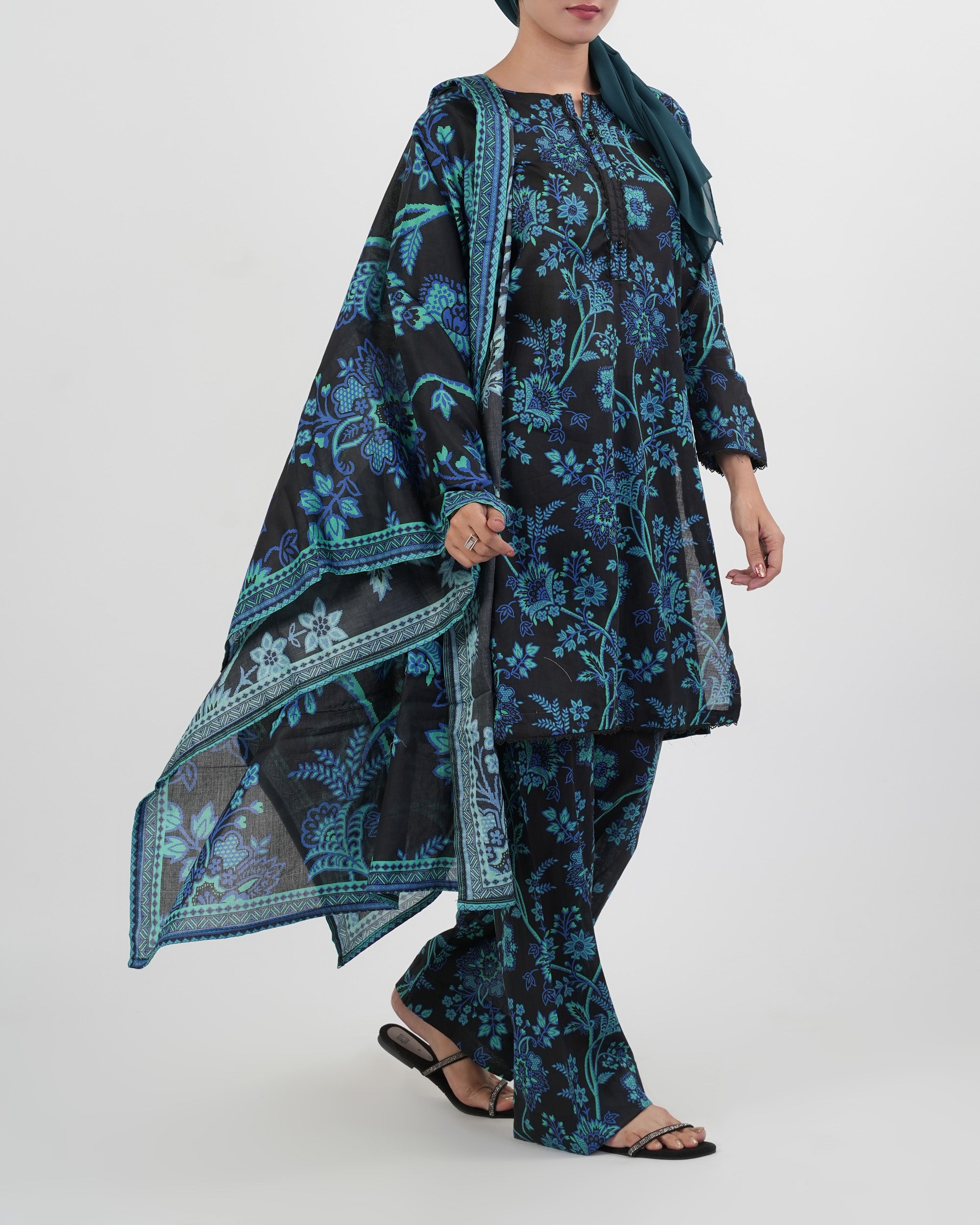 Valuables Women’s Printed Lawn 3Pcs Suit