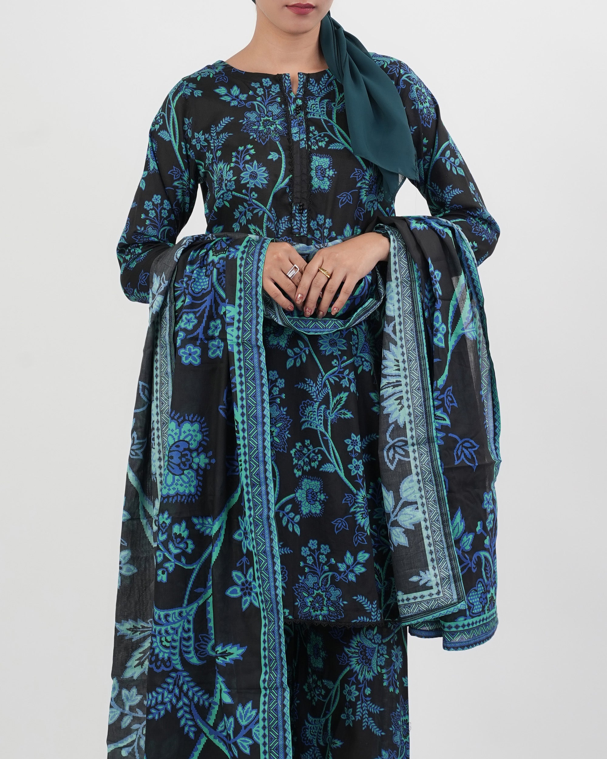 Valuables Women’s Printed Lawn 3Pcs Suit