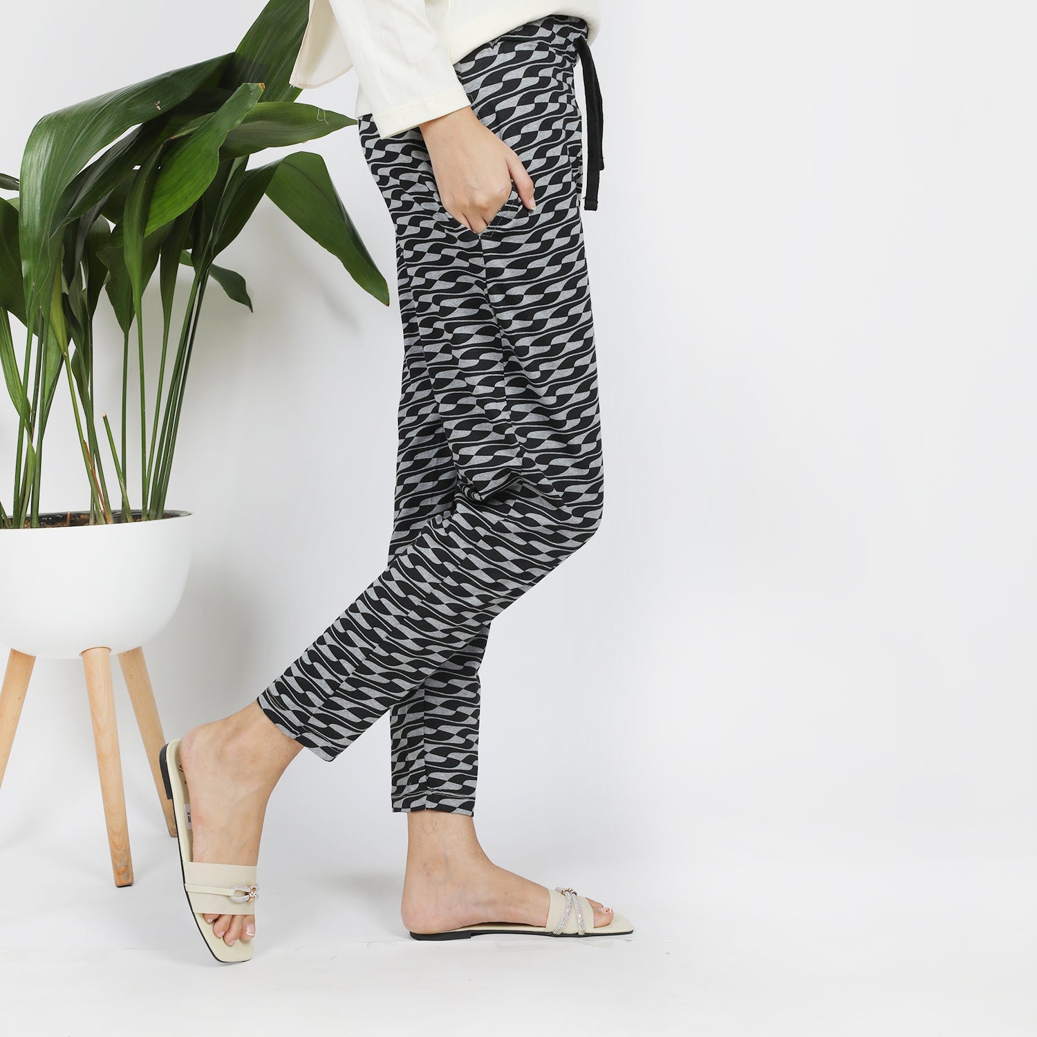 Women's Stretched Printed Trouser - Black & Grey, Women Pants & Tights, Chase Value, Chase Value