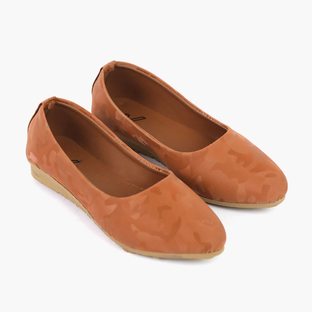 Girls Pump - Mustard, Girls Pump, Chase Value, Chase Value