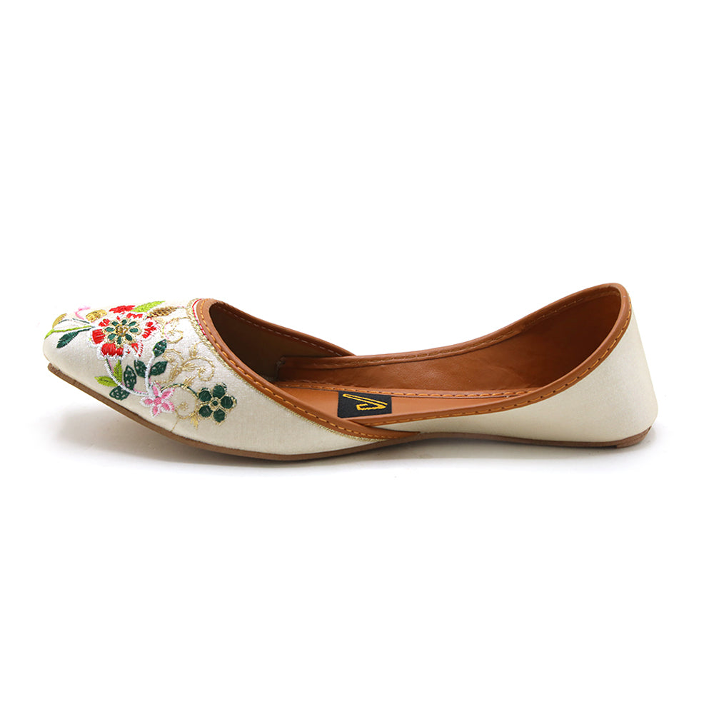 Women's Khussa - Cream, Women Khussa, Chase Value, Chase Value