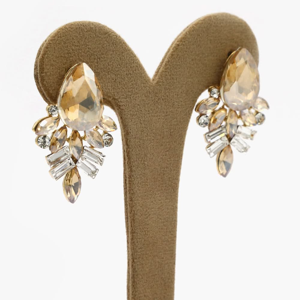 Women's Stud Earring - Golden, Women Earrings & Tops, Chase Value, Chase Value