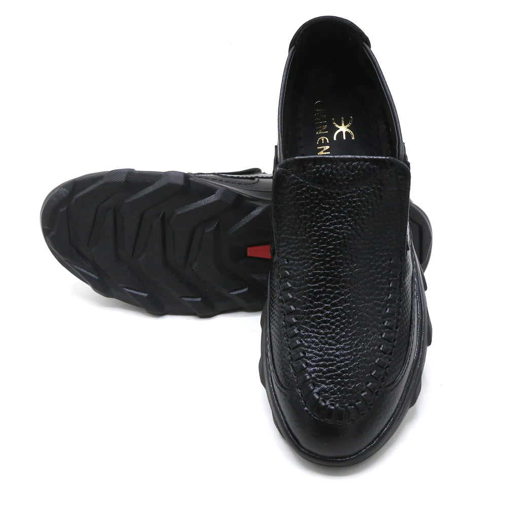 Eminent Black Casual Loafers for Men – Textured Faux Leather, Men's Casual Shoes, Eminent, Chase Value