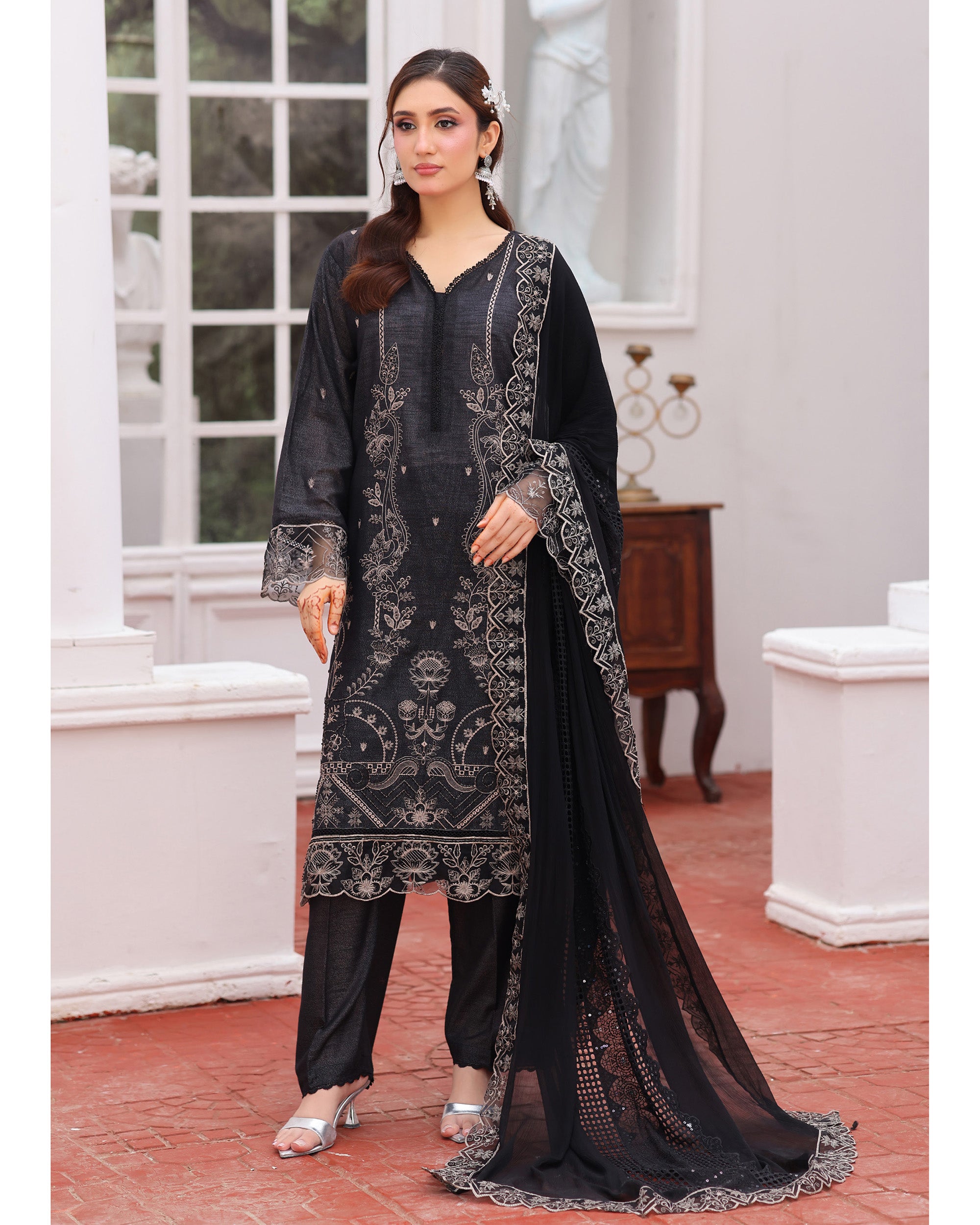 Dr Haris Winter Luxe Karandi Embroidered 3 Pc  Suit