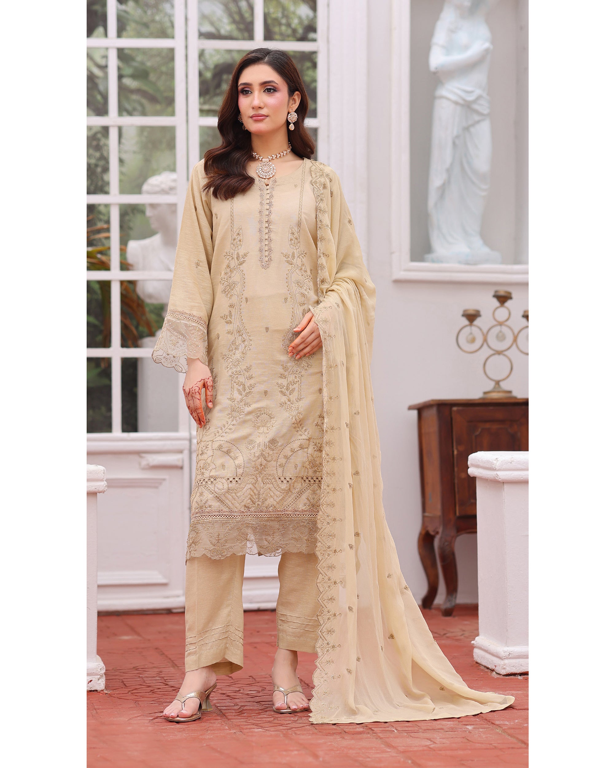 Dr Haris Winter Luxe Karandi Embroidered 3 Pc  Suit