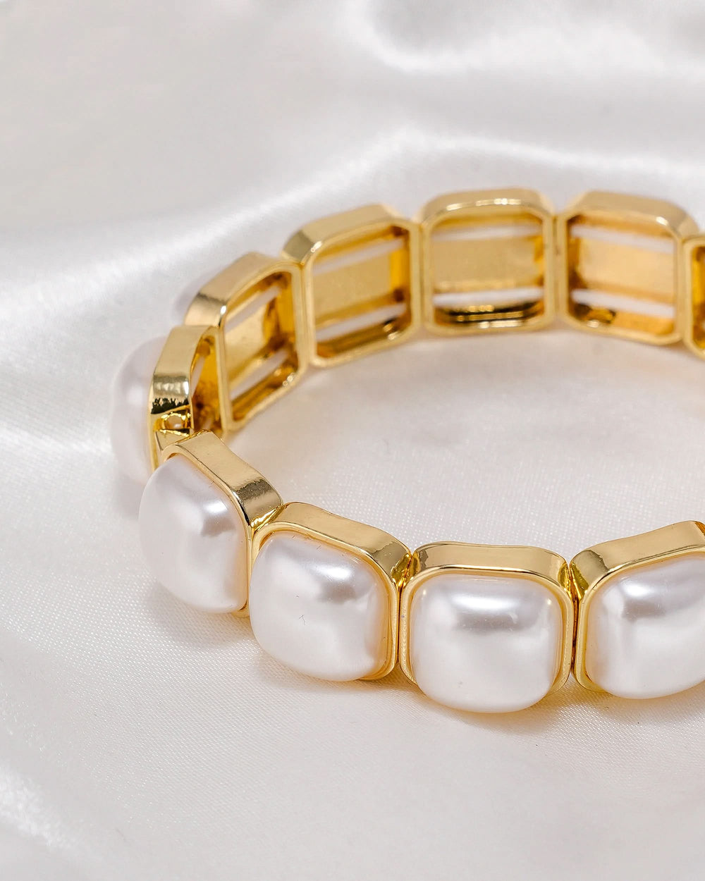 Eminent Women's Bracelet, Women Bangles & Bracelets, Eminent, Chase Value