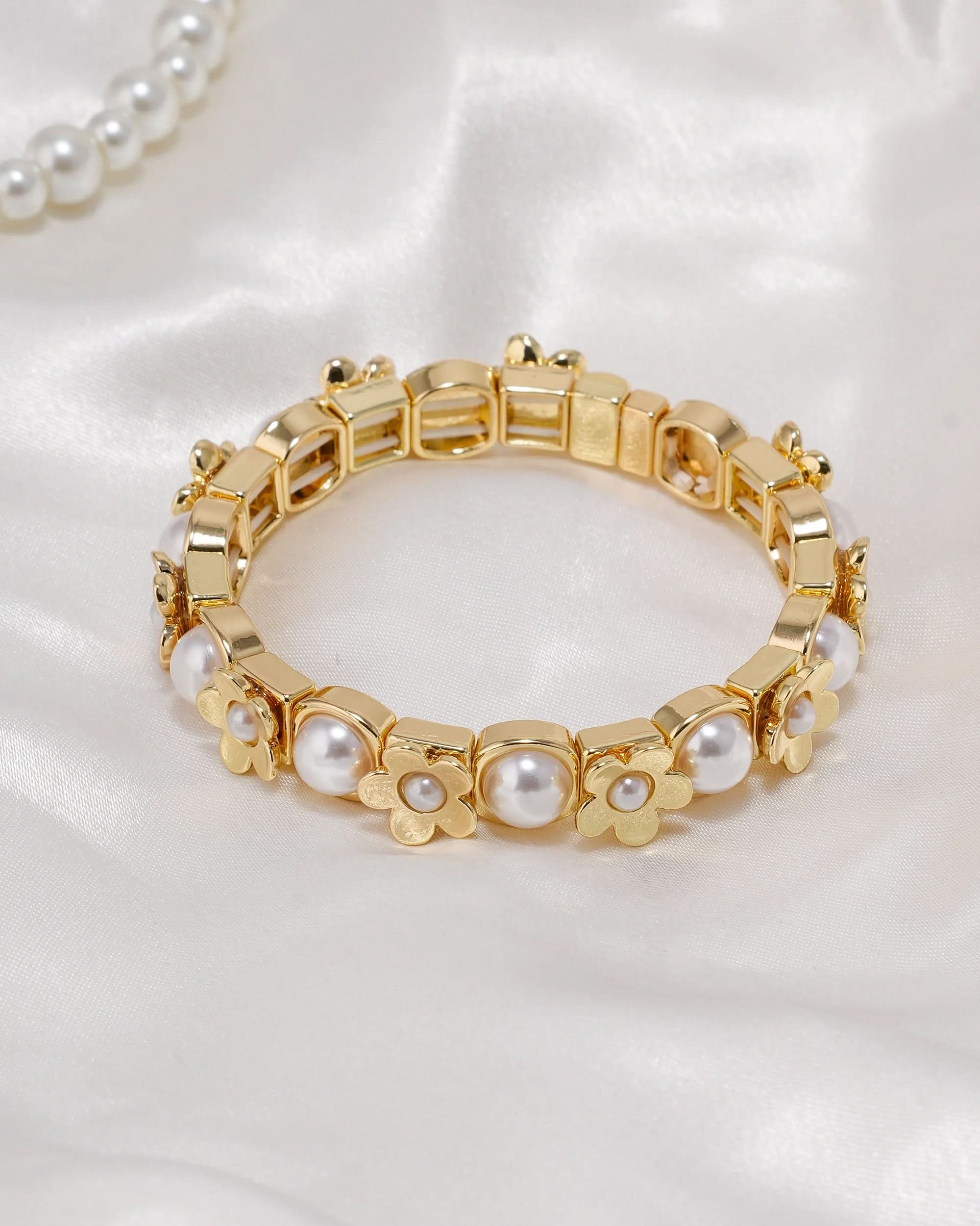 Eminent Women's Bracelet, Women Bangles & Bracelets, Eminent, Chase Value