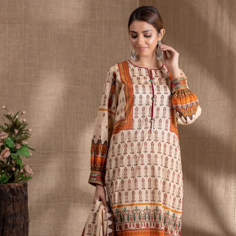 Salina Digital Printed Lawn 3 Pcs Un-Stitched Suit - 10, Women, 3Pcs Shalwar Suit, Regalia Textiles, Chase Value