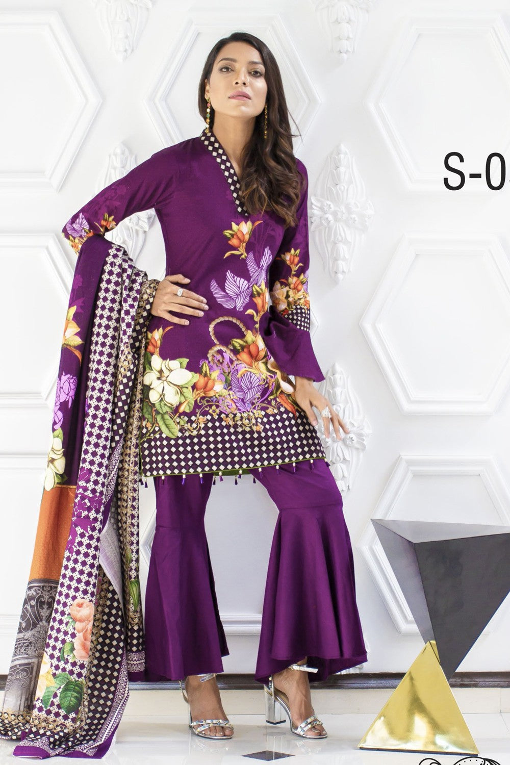 Salina Digital Printed Khaddar 3 Piece Unstitched Suit - 05 - test-store-for-chase-value