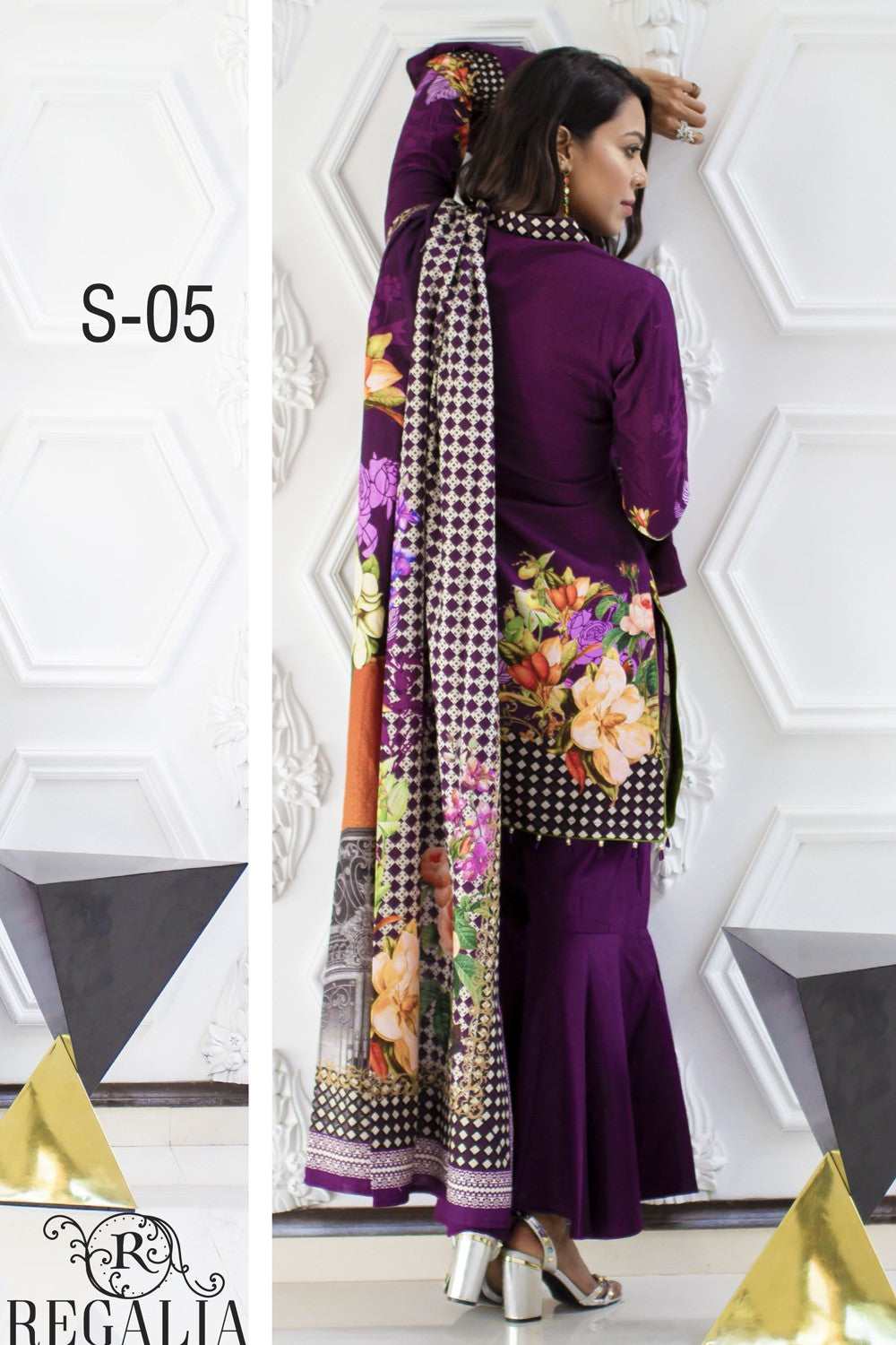 Salina Digital Printed Khaddar 3 Piece Unstitched Suit - 05 - test-store-for-chase-value