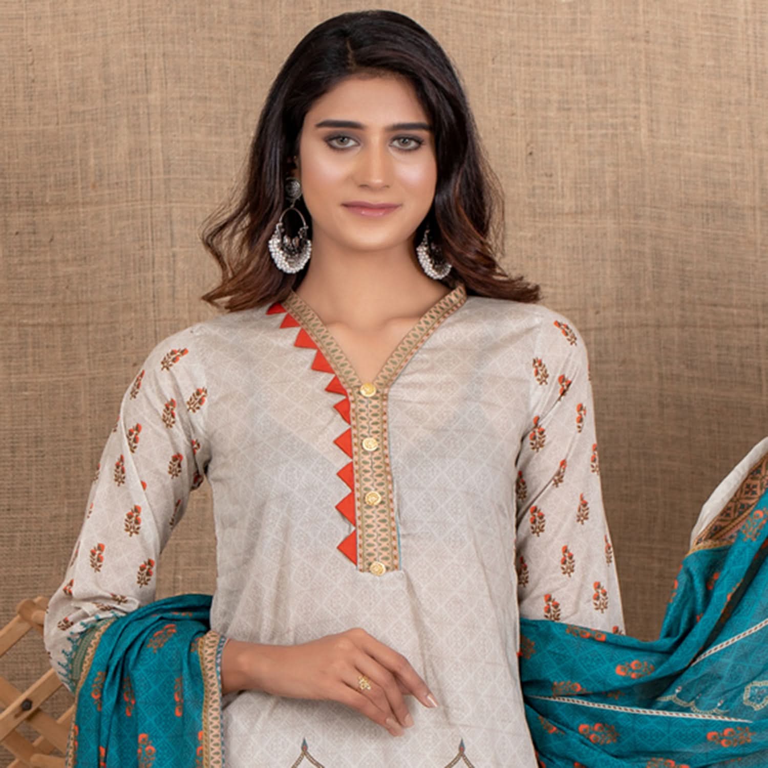 Salina Digital Printed Lawn 3 Pcs Un-Stitched Suit - 2, Women, 3Pcs Shalwar Suit, Regalia Textiles, Chase Value