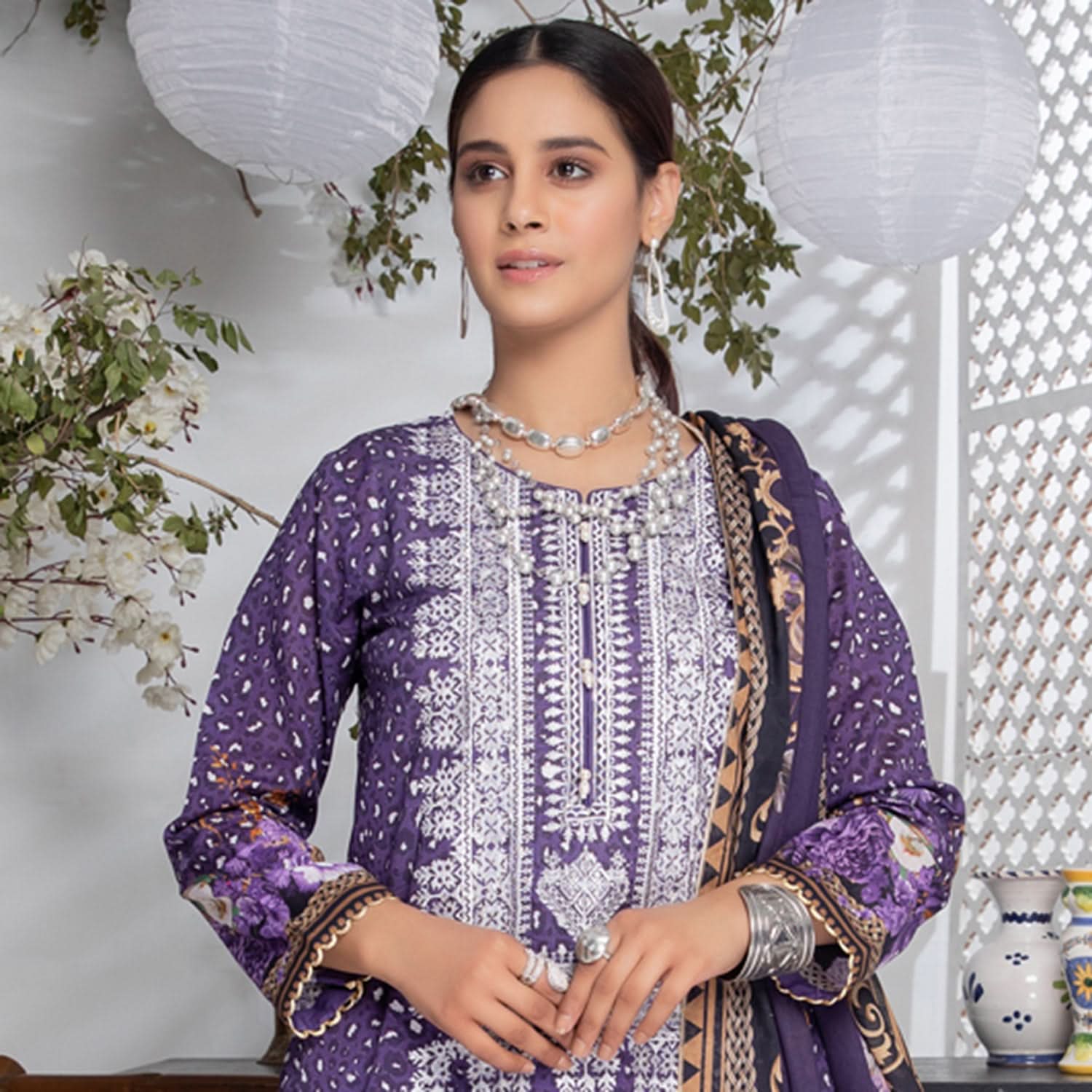 Orchid Digital Printed & Embroidered Lawn 3 Pcs Un-Stitched Suit - 4, Women, 3Pcs Shalwar Suit, Regalia Textiles, Chase Value