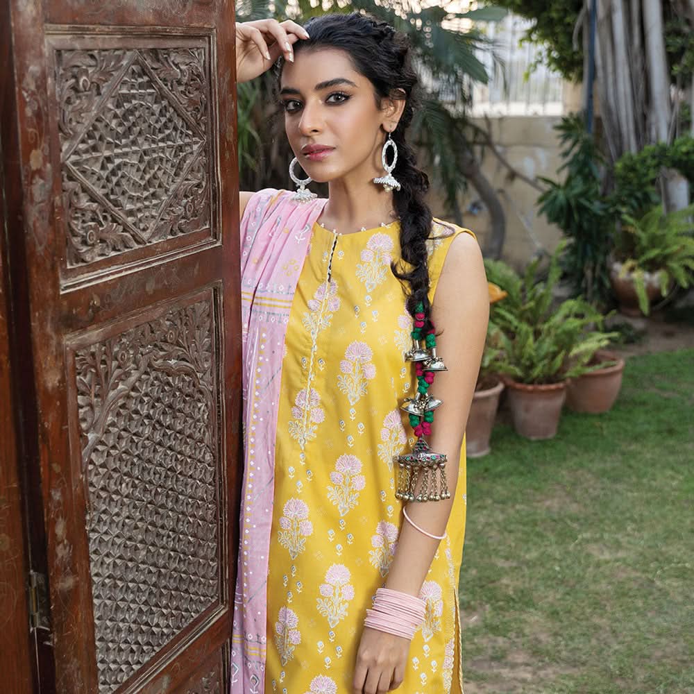 Dareechay Summer Printed Lawn 3Pcs Unstitched Suit - 3, Women, 3Pcs Shalwar Suit, LSM Textiles, Chase Value
