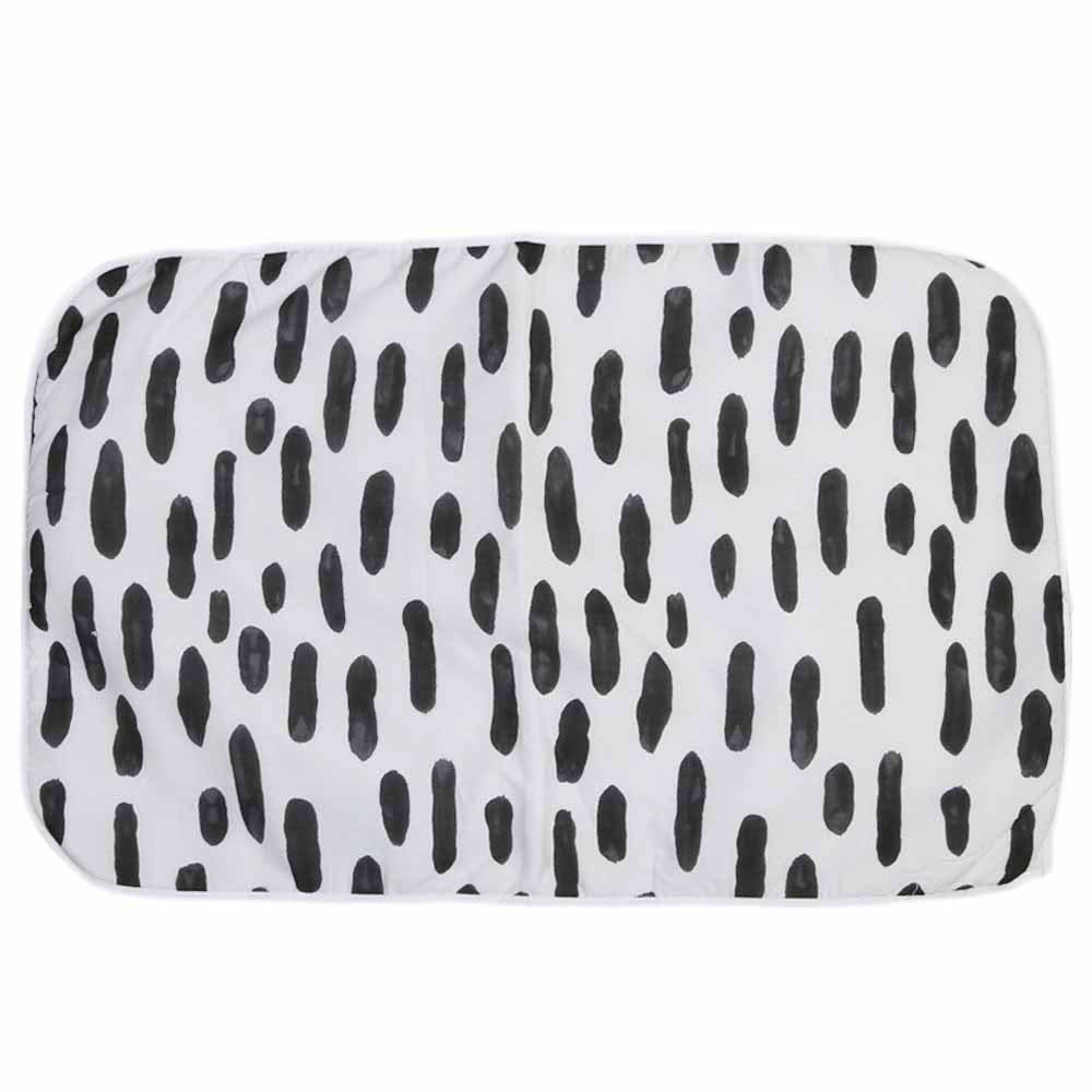 Newborn Soozni - Black & White, Kids, Other Accessories, Chase Value, Chase Value