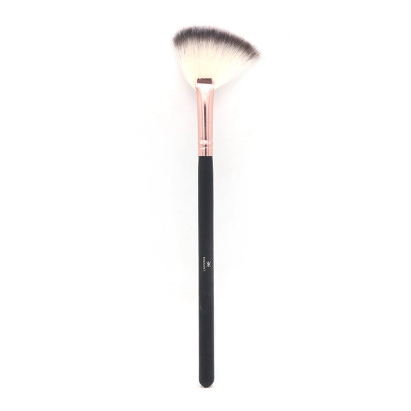 Eminent Fan Brush B11, Beauty & Personal Care, Brushes And Applicators, Eminent, Chase Value