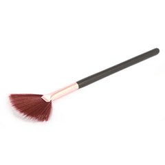Eminent Makeup Fan Brush, Beauty & Personal Care, Brushes And Applicators, Eminent, Chase Value